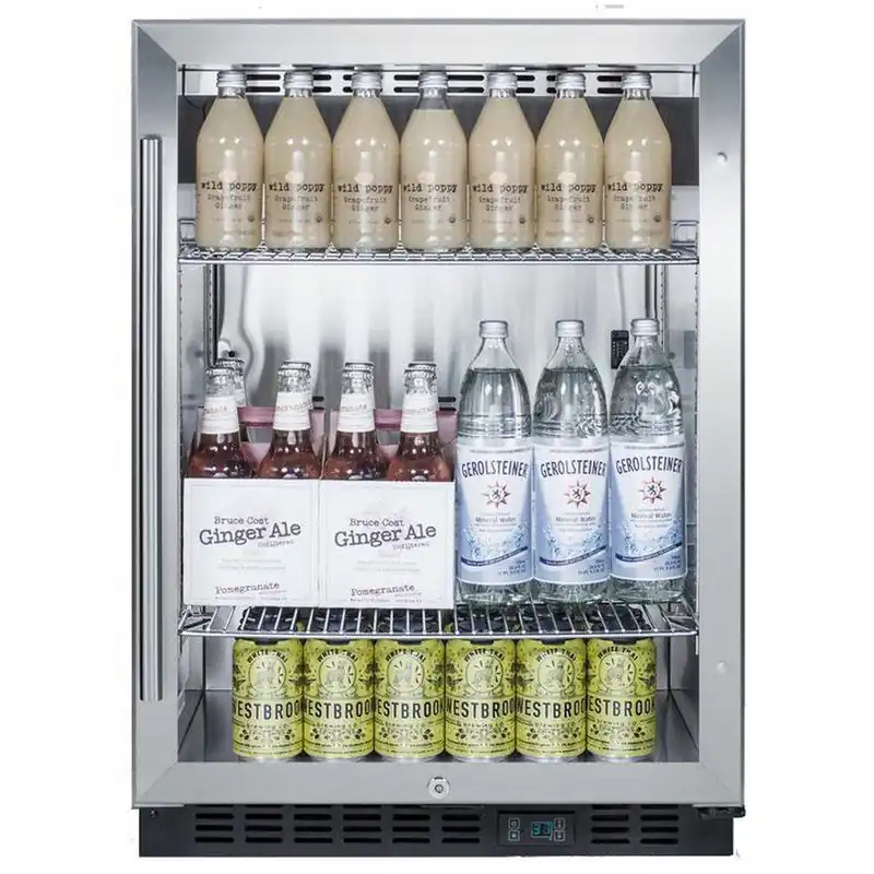 Summit Appliance SCR610BL Commercial 23-63/100 in. 5 cu. ft. Beverage Cooler