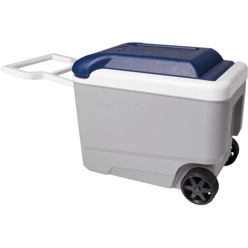 Igloo 34814 MaxCold 40 Qt. Roller Cooler